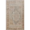 Image 1 : A WOOL HAND KNOTTED OUSHAK ORIENTAL AREA RUG.