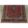 Image 5 : A WOOL HAND KNOTTED FLORAL ORIENTAL AREA RUG.
