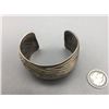 Image 2 : Sterling Silver Bracelet by Gilbert Begay