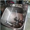 Image 2 : Copper milking can and stainless sink