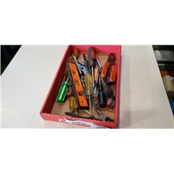 TRAY OF HAND TOOLS