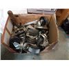 Image 1 : BOX OF CASTORS