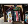 Image 2 : 2 BOXES OF PUZZLES AND BOARD GAMES