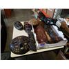 Image 1 : Box of carved wooden collectibles