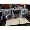 Image 1 : RCA STEREO WITH 5 DISC CHANGER