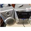 Image 2 : RCA STEREO WITH 5 DISC CHANGER