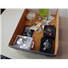 Image 3 : TRAY OF KEYCHAINS, TRINKET BOX