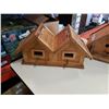 Image 2 : 2 double occupancy Wooden bird houses