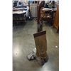 Image 8 : VINTAGE KIRBY VACUUM - WORKING