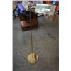 Image 2 : BRASS FLOOR LAMP
