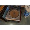 Image 1 : ANTIQUE TURN TABLE