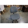 Image 1 : GREY ROLLING OFFICE CHAIR