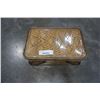 Image 2 : ANTIQUE METAL PICNIC BASKET