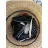 Image 2 : WICKER BASKET OF SHOES