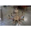 Image 1 : 8 arm carved wooden chandelier
