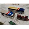 Image 2 : 2 GREYHOUND BUSSES AND LOT OF CORGI, LESNEY, MATCHBOX, ETC CARS
