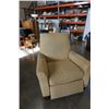 Image 1 : MOTIONCRAFT UPHOLSTERED RECLINER