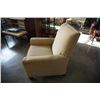 Image 3 : MOTIONCRAFT UPHOLSTERED RECLINER