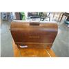Image 1 : ANTIQUE CASED SINGER SEWING MACHINE W/ BAR