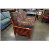 Image 3 : WOOD FRAMED FUTON