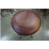 Image 2 : SWIVEL BARSTOOL WITH HEAVY METAL BASE