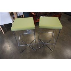 2 GREEN LEATHER LOOK BAR STOOLS