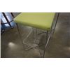 Image 8 : 2 GREEN LEATHER LOOK BAR STOOLS