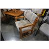 Image 2 : 4 CHAIRS 2 WOOD FRAME 2 METAL FRAME