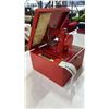 Image 2 : MINIATURE RED SEWING MACHINE IN CASE