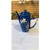 Image 2 : BLUE TEA SET WITH CREAM AND SUGAR AND CRYSTAL BOWL