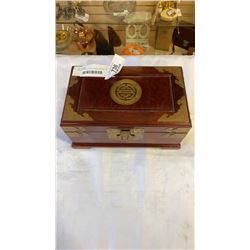 ROSEWOOD EASTERN JEWELLERY BOX W/ BRASS FITTINGS