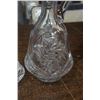 Image 4 : 3 CRYSTAL VASES AND CRYSTAL DECANTER