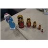Image 1 : ROYAL DOULTON CARRIE FIGURE AND 5 PIECE RUSSIAN NESTING DOLL