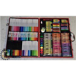 ARTISTS KIT IN WOODEN CASE