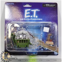 ET SPACE SHIP WITH ET FIGURE COLLECTIBLE