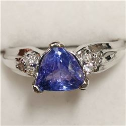 10K WHITE GOLD TANZANITE(1.5CT) DIAMOND(0.08CT)