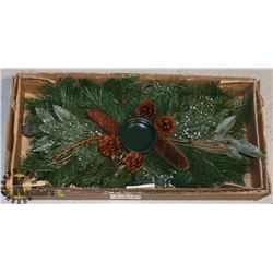 CHRISTMAS CANDLE HOLDER CENTERPIECE