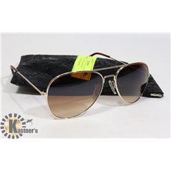 PAIR OF AVIATION STYLE SUNGLASSES IN BLACK