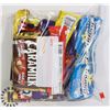 Image 1 : 24PCS OF ASSORTED CHOCOLATE, GUMS AND CANDY