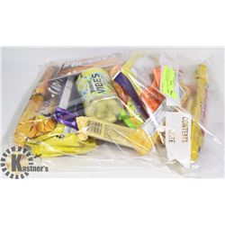 24PCS OF ASSORTED CHOCOLATE, GUMS AND CANDY