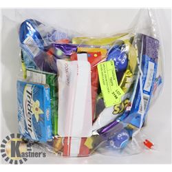 24PCS OF ASSORTED CHOCOLATE, GUMS AND CANDY