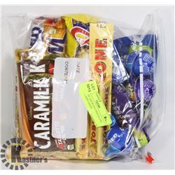 24PCS OF ASSORTED CHOCOLATE, GUMS AND CANDY