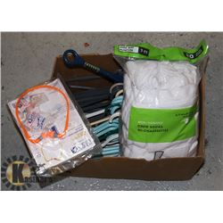 BOX WITH MEN'S NEW SIZE 7-11 CREW SOCKS