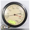Image 1 : VINTAGE PRESSURE GAGE