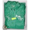 Image 1 : 2 GREEN RAINCOATS & 1 PAIR OF PANTS