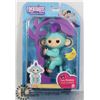 Image 1 : FINGERLINGS INTERACTIVE BABY MONKEY TOY