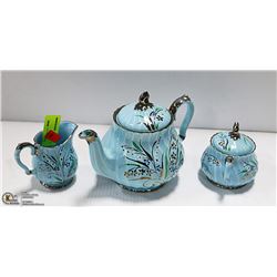 SADLER ENGLAND TEA POT AND CREME AND SUGAR SERVER