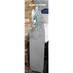 BEAUMARK STEAM IRON WITH IRONING BOARD & OVER DOOR