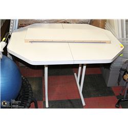 RETRO TABLE 48 X 34 X 31