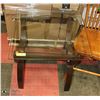 Image 1 : WOOD & GLASS TOP SIDE TABLE 24 X 24 X 22